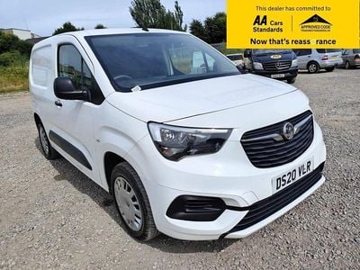 Used Vauxhall Combo Sportive 100 HP (73 kW) 2020 White MPV
