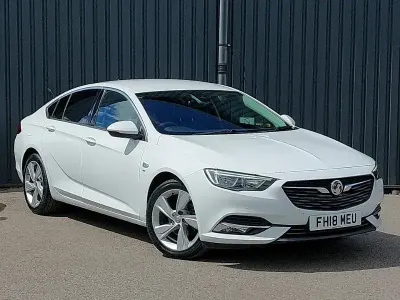 Używany Vauxhall Insignia SRi 2018 Biały Hatchback