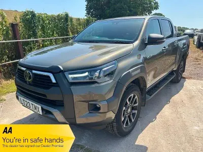 Used Toyota HiLux 201 HP (147 kW) 2023 Bronze Pickup