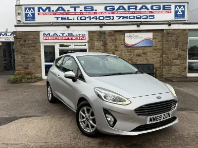 Used Ford Fiesta Zetec 83 HP (61 kW) 2019 Silver Hatchback