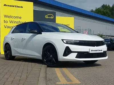 Używany Vauxhall Astra 130 KM (95 kW) 2024 Biały Hatchback