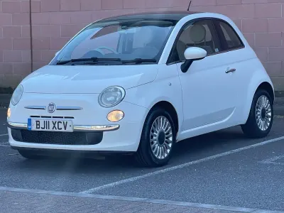 Used Fiat 500 Lounge 69 HP (50 kW) 2011 White Hatchback