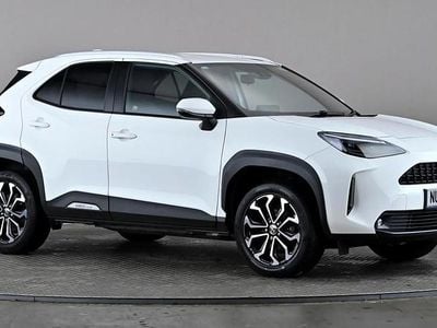 Used Toyota Yaris Hybrid Design 116 HP (85 kW) 2022 White Hatchback