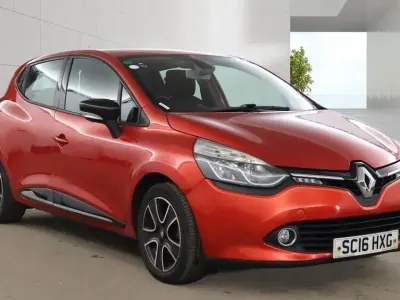 Used Renault Clio Dynamique 75 HP (55 kW) 2016 Red Hatchback