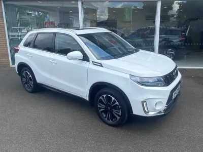 Käytetty Suzuki Vitara SZ5 2022 Valkoinen Katumaasturi
