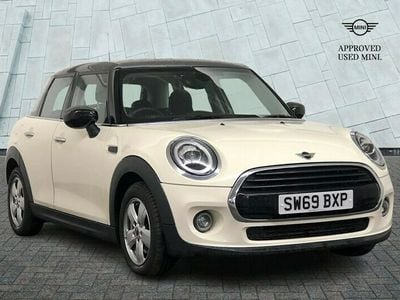 Used Mini Cooper Classic 136 HP (100 kW) 2019 White Hatchback