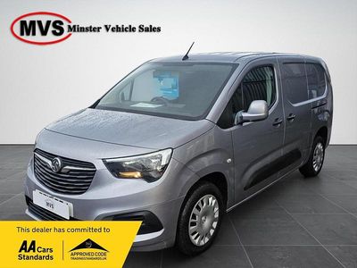 Second-hand Vauxhall Combo Sportive 100 CP (73 kW) 2019 Gri Van