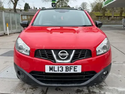 Używany Nissan Qashqai 360º 130 KM (95 kW) 2013 Czerwony SUV