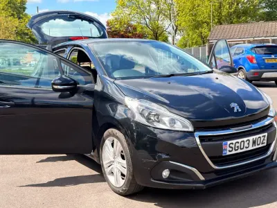 Gebraucht Peugeot 208 Active 2019 Schwarz Kleinwagen