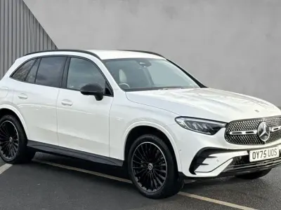 New Mercedes GLC300e Urban 313 HP (230 kW) 2025 White SUV