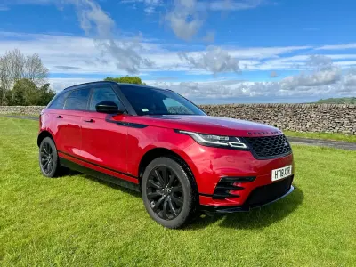 Usado Land Rover Range Rover Velar R-Dynamic 240 HP (176 kW) 2018 Vermelho SUV