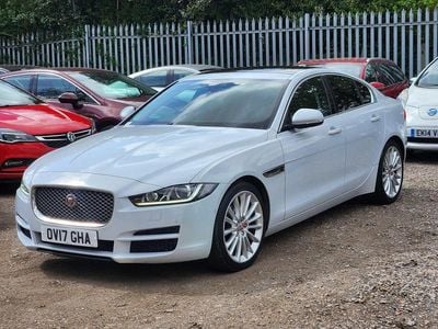 Begagnad Jaguar XE Portfolio 180 HK (132 kW) 2017 Vit Sedan