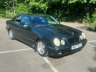 Used Mercedes E240 Avantgarde 2000 Green Sedan