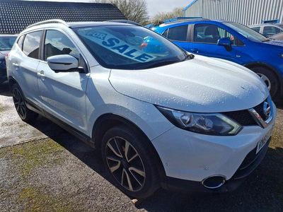 Used Nissan Qashqai Tekna 163 HP (119 kW) 2015 White SUV