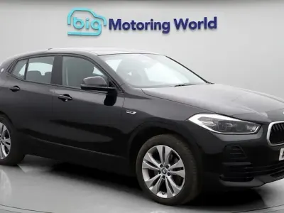 Begagnad BMW X2 Sport Line 221 HK (162 kW) 2023 Svart SUV