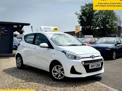 Used Hyundai i10 SE 66 HP (48 kW) 2017 White Hatchback