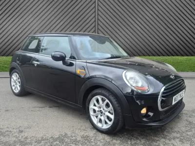 Usado Mini Cooper Hatch 2017 Negro Utilitario