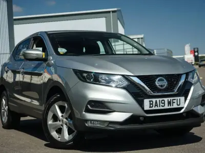 Used Nissan Qashqai Acenta Premium 138 HP (101 kW) 2019 Silver SUV