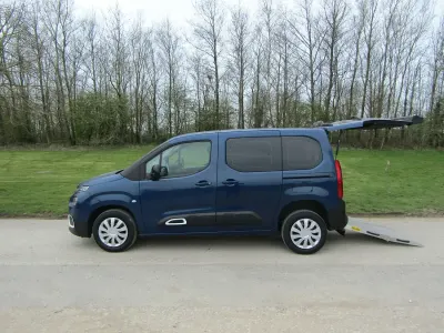 Used Citroën Berlingo Feel 2022 Blue MPV