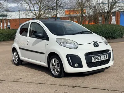 Begagnad Citroën C1 Platinum 68 HK (50 kW) 2013 Vit Halvkombi