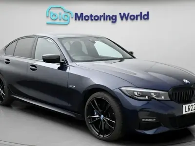 Begagnad BMW 330e M Sport 292 HK (214 kW) 2022 Blå Sedan