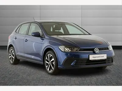 Begagnad VW Polo Life 95 HK (69 kW) 2024 Blå Halvkombi