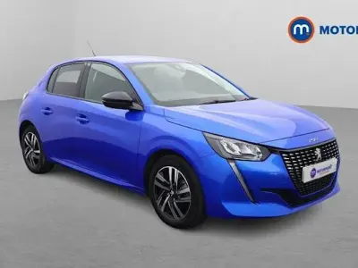 Second-hand Peugeot 208 Allure+ 102 CP (75 kW) 2023 Albastru Hatchback