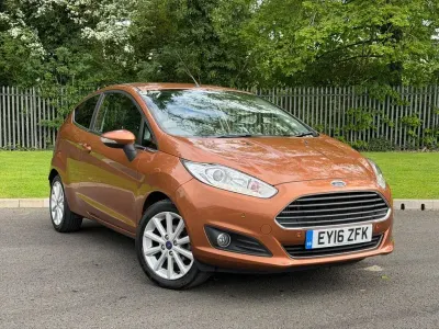 Used Ford Fiesta Titanium 125 HP (91 kW) 2016 Brown Hatchback