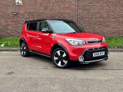 Red Used 2016 Kia Soul SUV | £5,895 (A bit pricey)