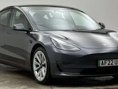 Begagnad Tesla Model 3 Long Range AWD 366 kW (498 HK) 2022 Grå Sedan