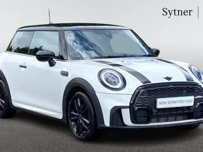 Used Mini Cooper Hatch 134 HP (98 kW) 2024 White Hatchback