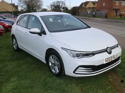 Used VW Golf VIII Life 115 HP (84 kW) 2023 White Hatchback