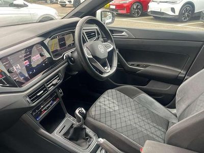Used VW Polo R-line 95 HP (69 kW) 2022 White Hatchback
