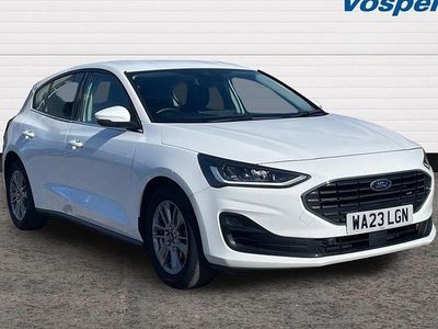Begagnad Ford Focus Titanium 125 HK (91 kW) 2023 Vit Halvkombi