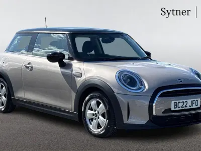 Używany Mini Cooper Classic 134 KM (98 kW) 2022 Szary Hatchback