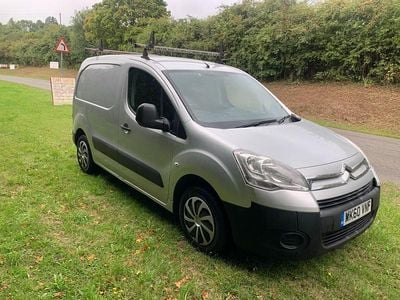 Gebraucht Citroën Berlingo 75 PS (55 kW) 2010 Silber Van / Kleinbus
