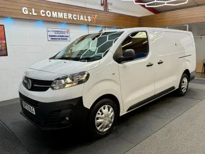 Used Vauxhall Vivaro S 100 HP (73 kW) 2022 White MPV
