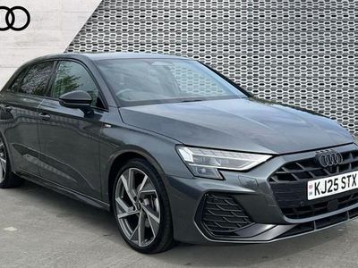 Begagnad Audi A3 Black Edition 150 HK (110 kW) 2025 Grå