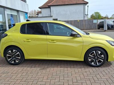 Used Peugeot 208 Allure 101 HP (74 kW) 2024 Yellow Hatchback