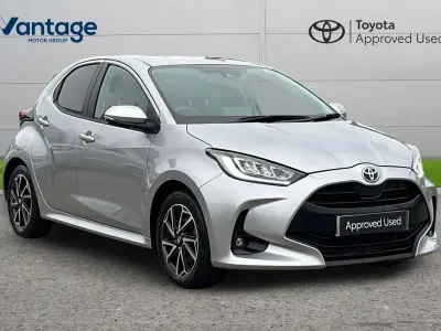 Used Toyota Yaris Design 113 HP (83 kW) 2023 Silver Hatchback