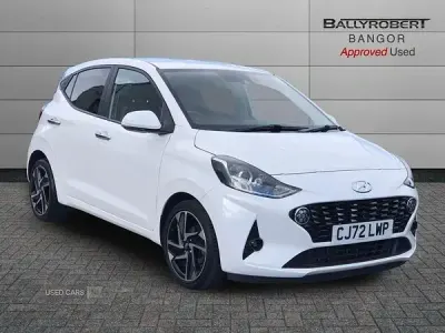 Used Hyundai i10 Premium 84 HP (61 kW) 2023 White Hatchback