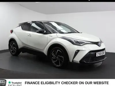 Used Toyota C-HR 181 HP (133 kW) 2019 White SUV