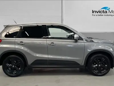 Usado Suzuki Vitara 140 CV (102 kW) 2018 Gris SUV