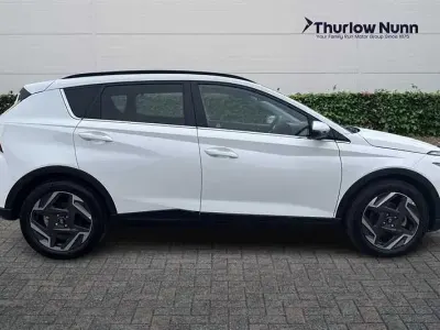 Używany Hyundai Bayon Premium 100 KM (73 kW) 2025 Biały SUV