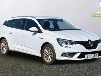 Used Renault Mégane GrandTour Dynamique 110 HP (80 kW) 2018 White Estate