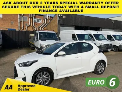 Used Toyota Yaris Hybrid 115 HP (84 kW) 2023 White Hatchback