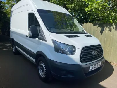 Usado Ford Transit 130 HP (95 kW) 2018 Branco Van