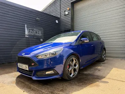 Usado Ford Focus ST 185 HP (136 kW) 2015 Azul Citadino