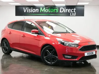 Used Ford Focus Zetec 120 HP (88 kW) 2015 Red Hatchback