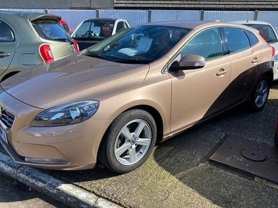 Used Volvo V40 115 HP (84 kW) 2014 Bronze Hatchback